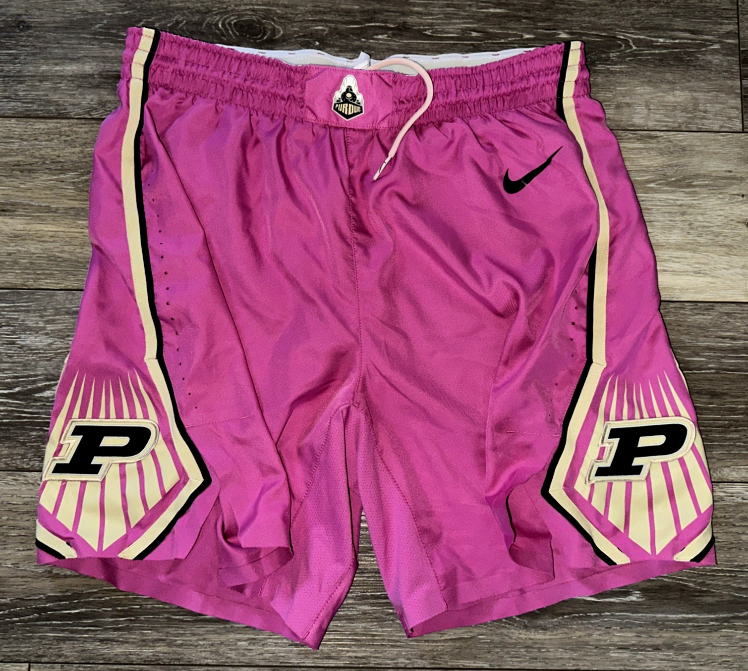 Purdue Boilermakers Shorts Mens Size Size Large 36 Pink Nike Logo *RARE COLOR*