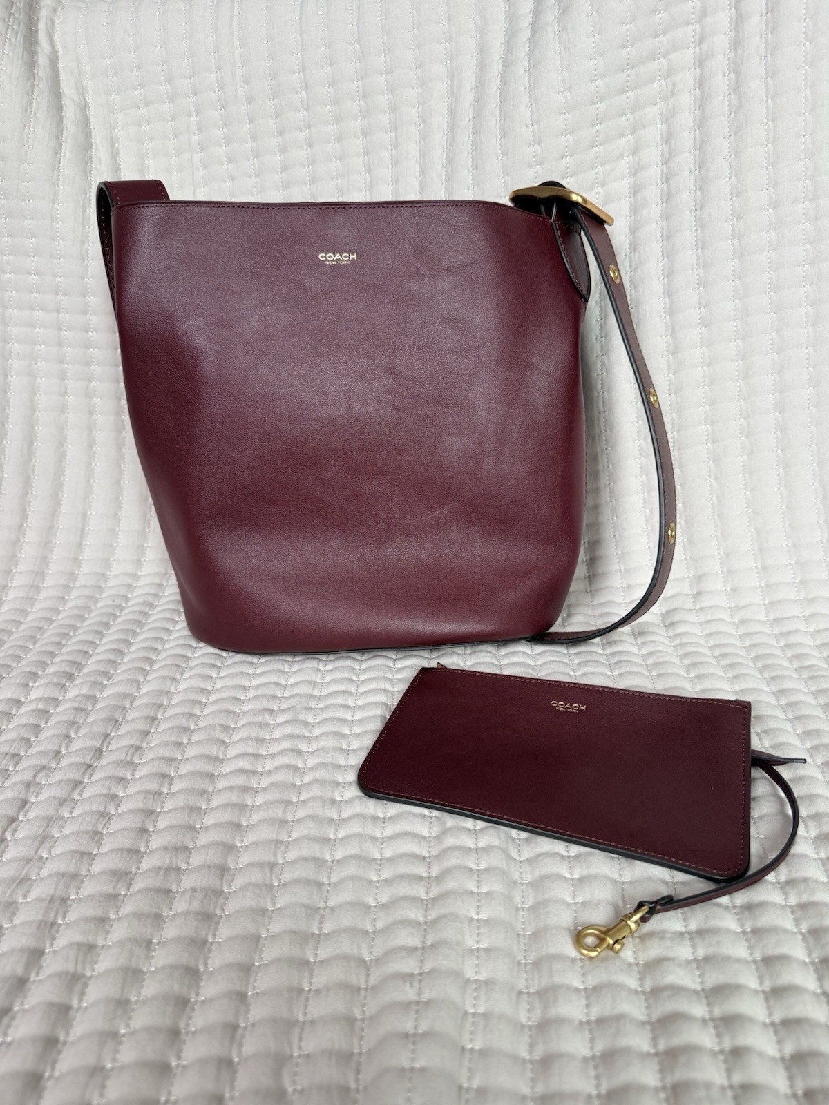 Coach Bleecker Bucket Bag CCC23 Merlot Burgundy Leather Removable Pouch Dust Bag
