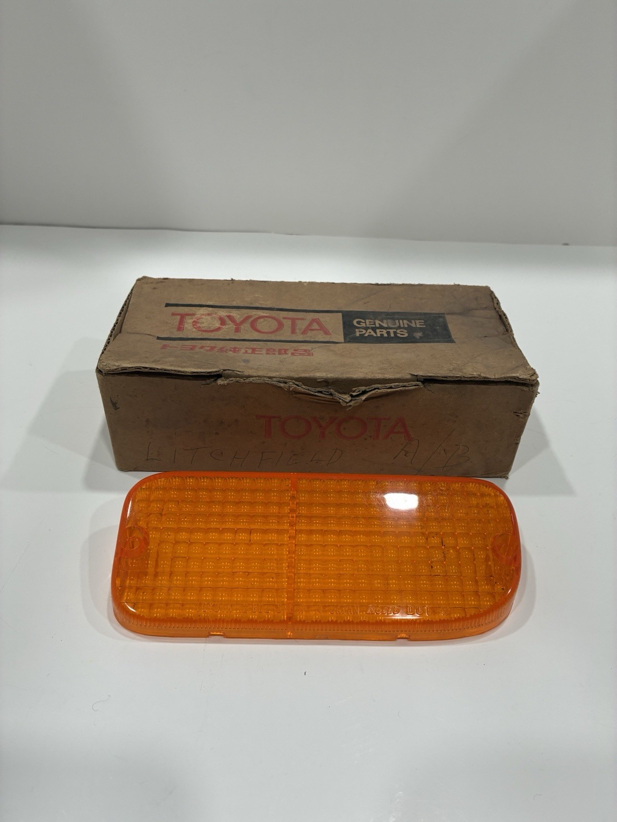1978 1979 TOYOTA COROLLA OEM  Turn Signal Parking Lamp Light Lens Qty:1