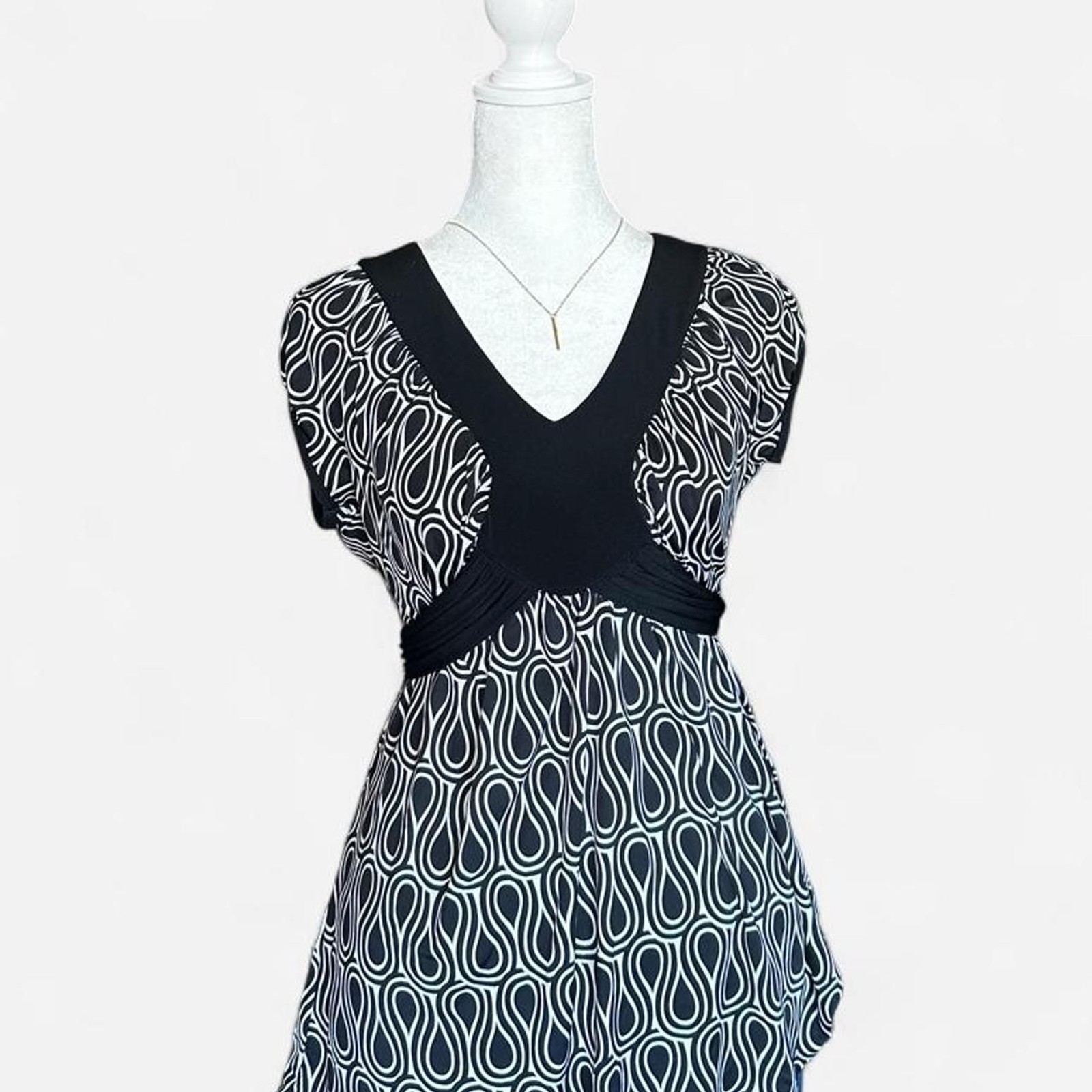 Vintage 2000s Forever 21 Y2K Black & White Tunic Top