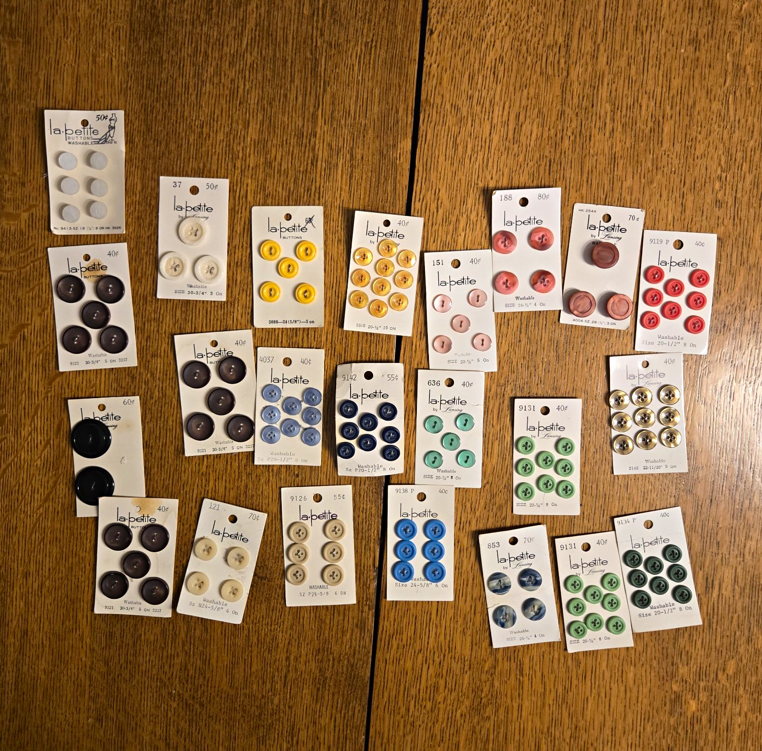 Vtg La Petite Lansing Button Cards Lot of 23 NOS Sewing Crafts Vtg La Petite Lansing Button Cards Lot of 23 NOS Sewing Crafts