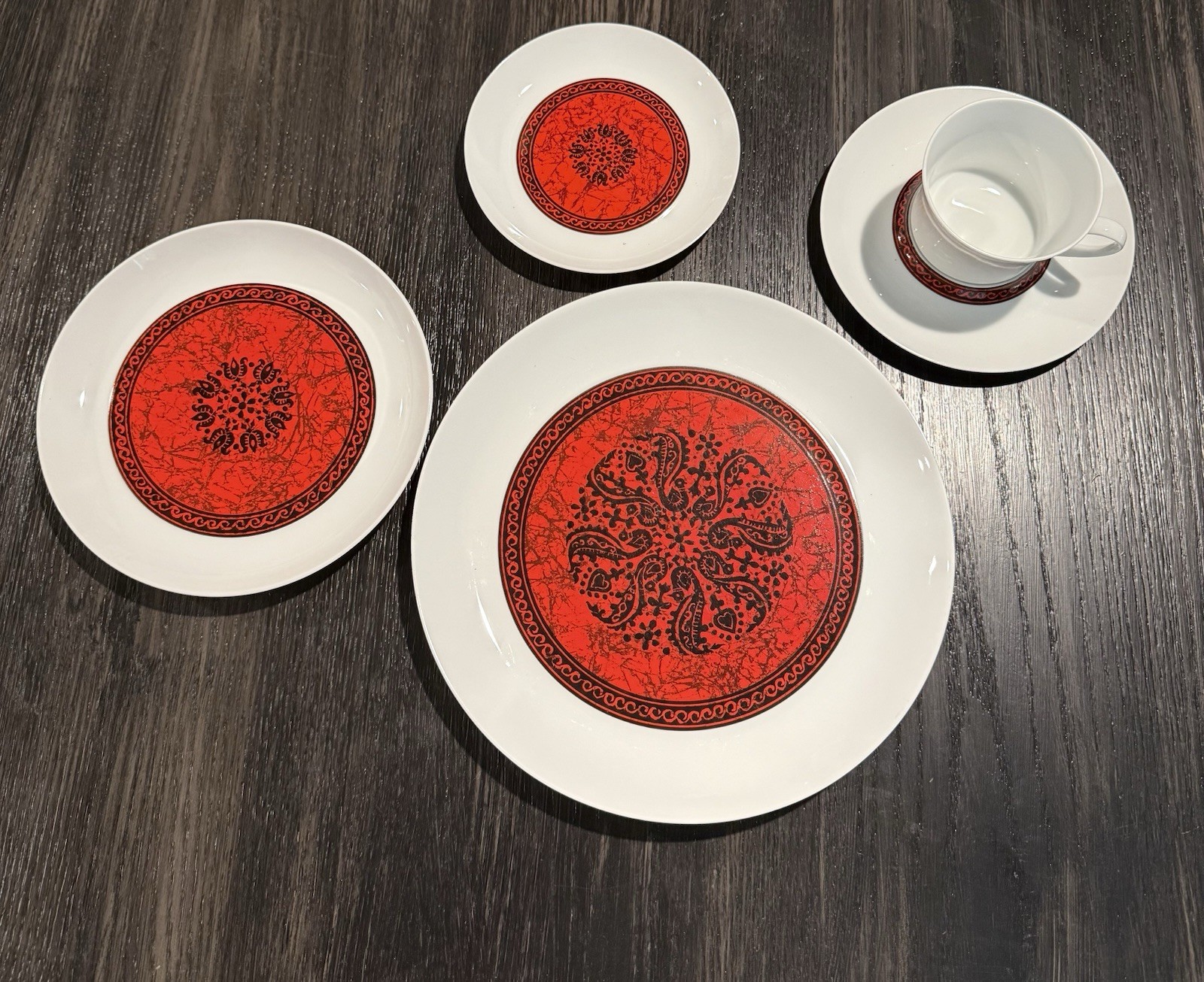 Block Bidasoa Spain Espana Flamenco Red Dinner, Bread, Dessert Plus Cup & Saucer