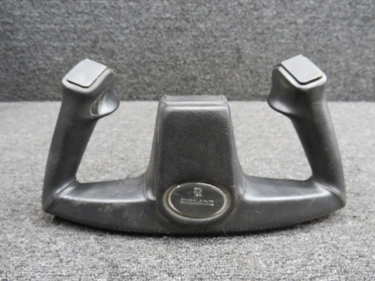 0760151-1 (Use: 1560023-3) Cessna 182S Control Wheel Assembly with Switches