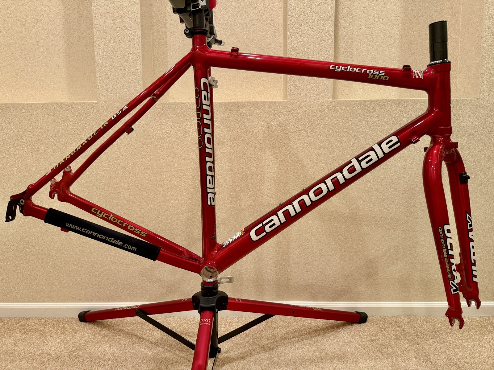 Cannondale Cyclocross 1000 2004 53cm Frameset, Red - Disc Frame, Fork & Headset Cannondale Cyclocross 1000 2004 53cm Frameset, Red - Disc Frame, Fork & Headset