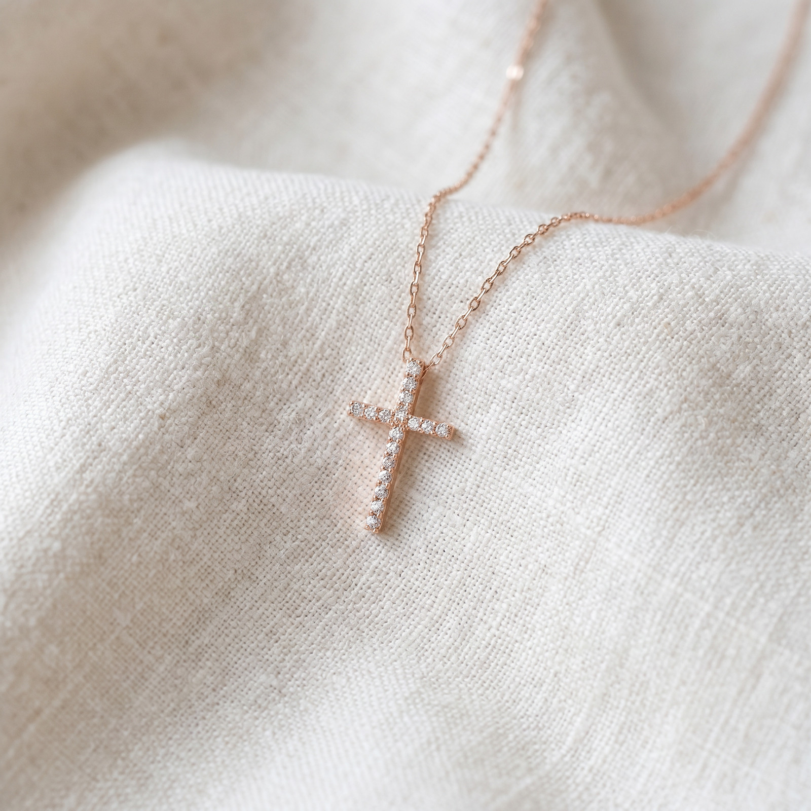 1/10ct Diamond Cross Pendant 14K Rose Gold 1/2\