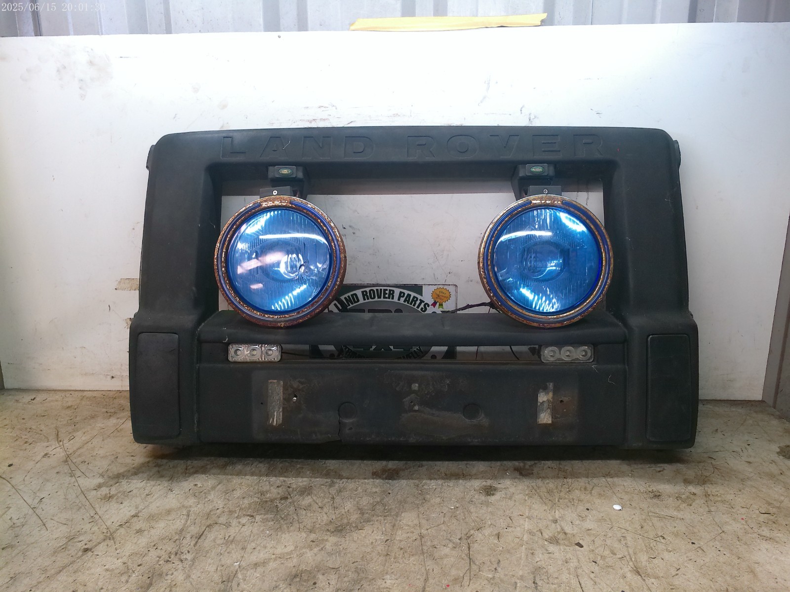 LAND ROVER DISCOVERY 2 TD5 FRONT BULL BAR WITH FOG LIGHTS
