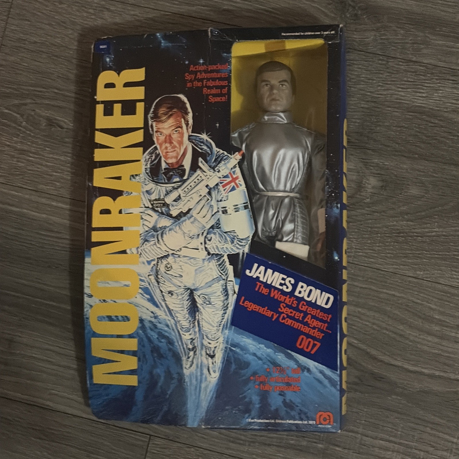 1979 MEGO JAMES BOND 007 MOONRAKER JAMES BOND FIGURE IN PACKAGE SIR ROGER MOORE 1979 MEGO JAMES BOND 007 MOONRAKER JAMES BOND FIGURE IN PACKAGE SIR ROGER MOORE