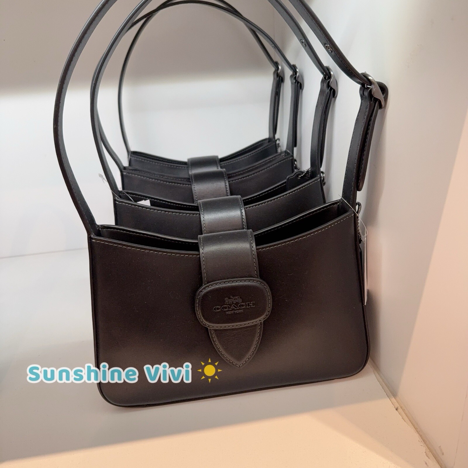 NWT Coach CAA92 Eliza Shoulder Bag Zipper Closure Smooth Leather/Gunmetal/Black NWT Coach CAA92 Eliza Shoulder Bag Zipper Closure Smooth Leather/Gunmetal/Black