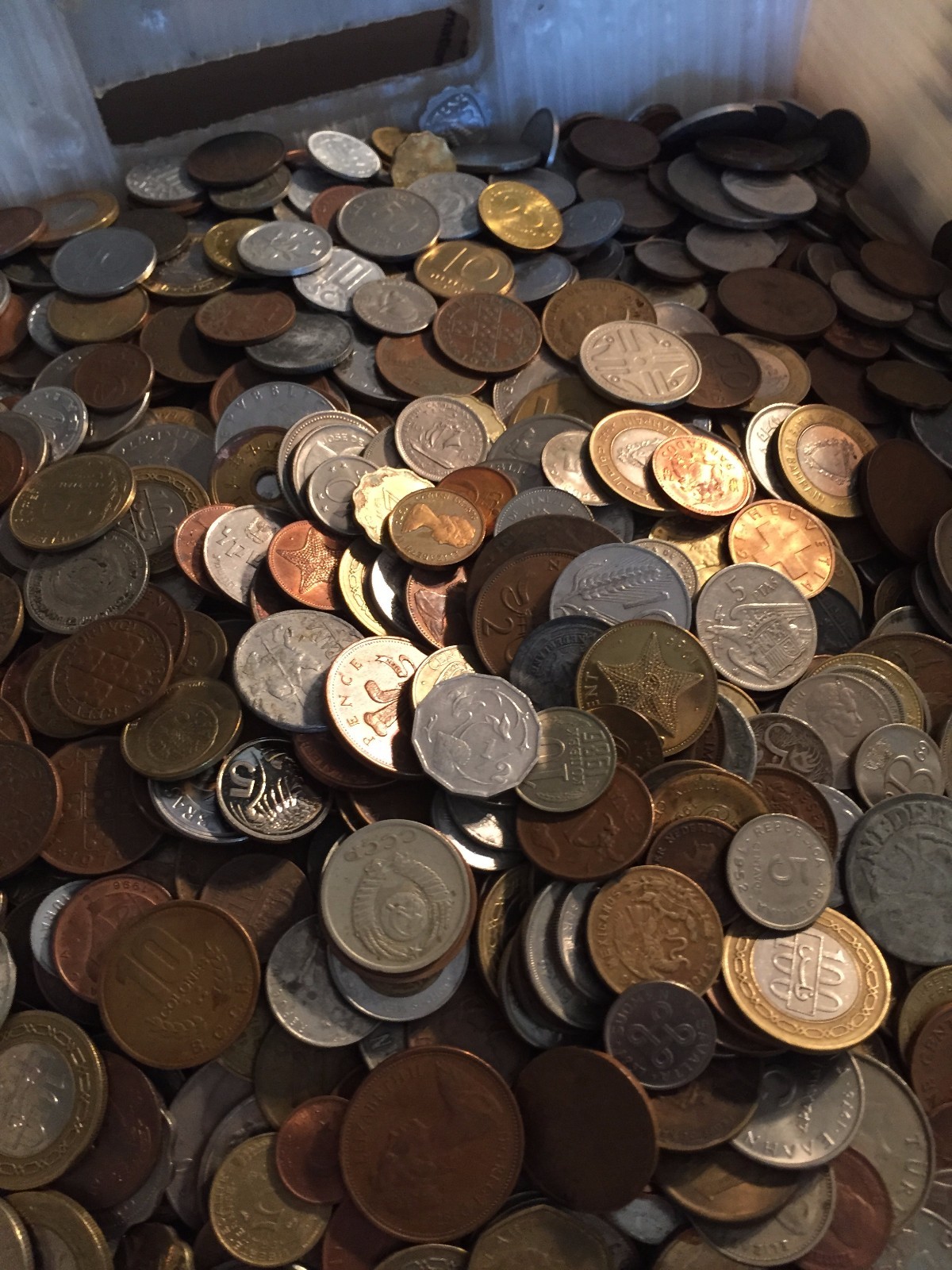 Huge Mixed Bulk Lot of 1000 Assorted World/Foreign Coins Great Starter Group