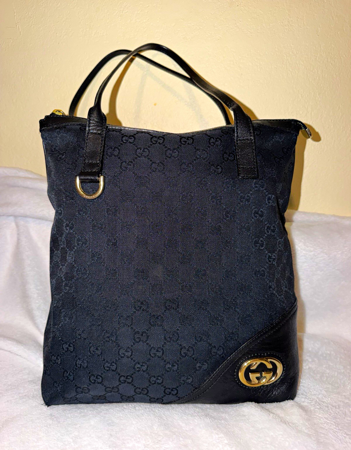 Gucci Black GG Tote Bag Zip Top Gold Hardware Inner Pockets Gucci Black GG Tote Bag Zip Top Gold Hardware Inner Pockets