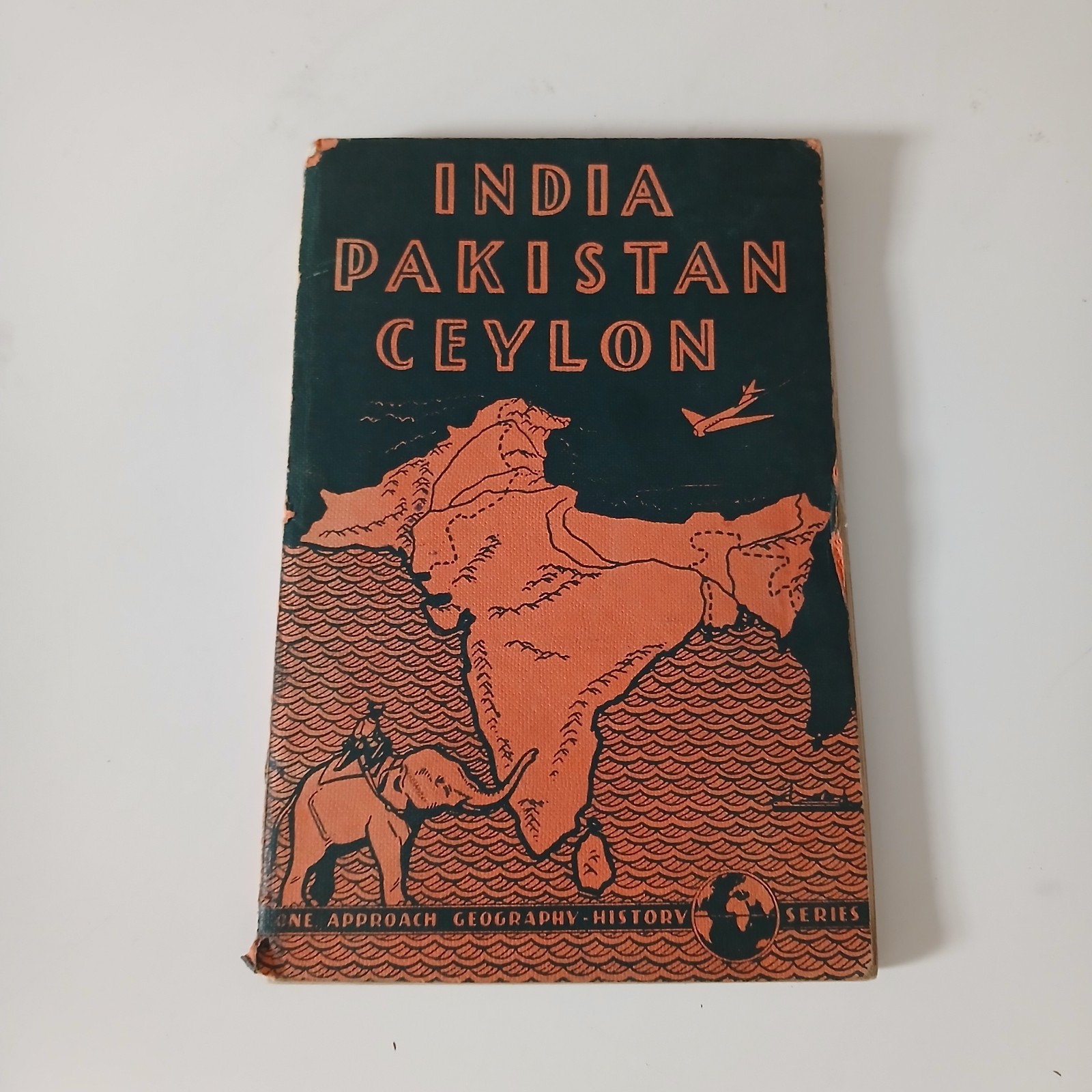 Vintage 1958 India Pakistan Ceylon School Book Alexander McG Russell Geography