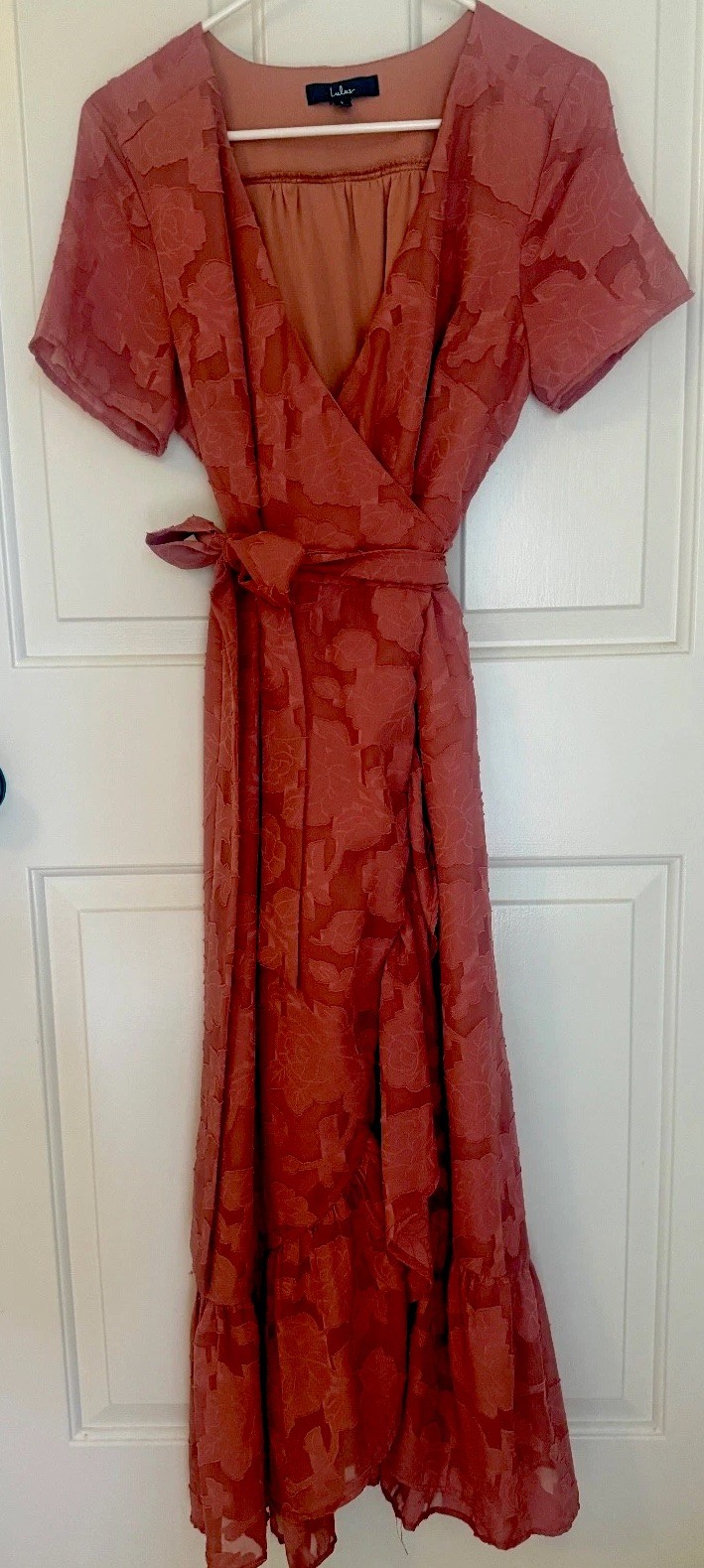 Lulus Blissfully Rusty Rose Jacquard Short Sleeve Wrap Midi Dress L ruffle hem Lulus Blissfully Rusty Rose Jacquard Short Sleeve Wrap Midi Dress L ruffle hem