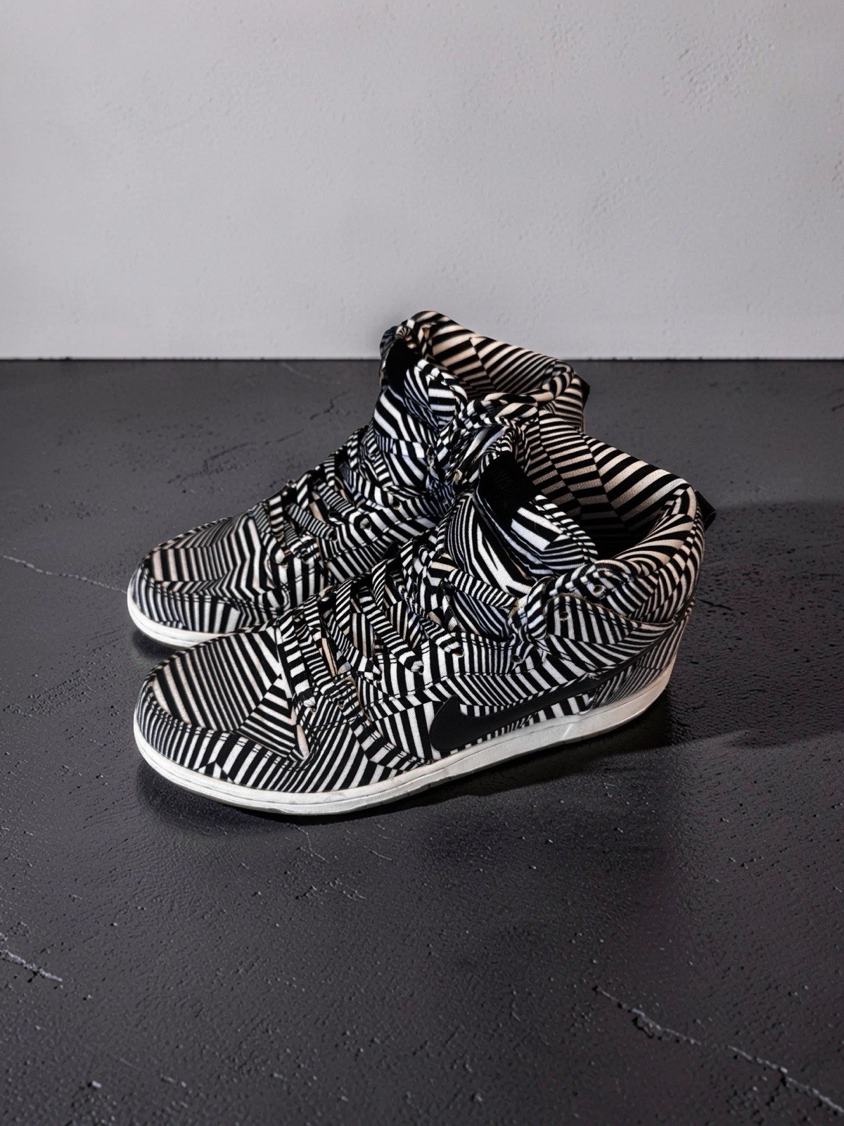 Size 11.5 - Nike Dunk Premium SB High Concept Car “Dazzle” Size 11.5 - Nike Dunk Premium SB High Concept Car “Dazzle”