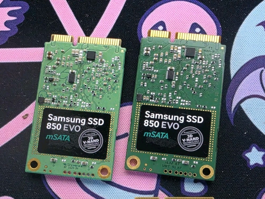 Samsung 850 EVO 250GB mSATA Internal SSD 3D V-NAND 540MB/s MZ-M5E250 Samsung 850 EVO 250GB mSATA Internal SSD 3D V-NAND 540MB/s MZ-M5E250