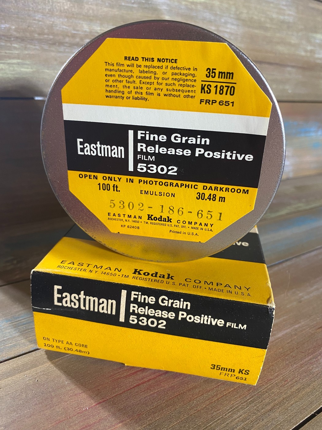 NOS Sealed Kodak Eastman Fine Grain Release Positive Film, 35 mm x 100 ft (30m) NOS Sealed Kodak Eastman Fine Grain Release Positive Film, 35 mm x 100 ft (30m)