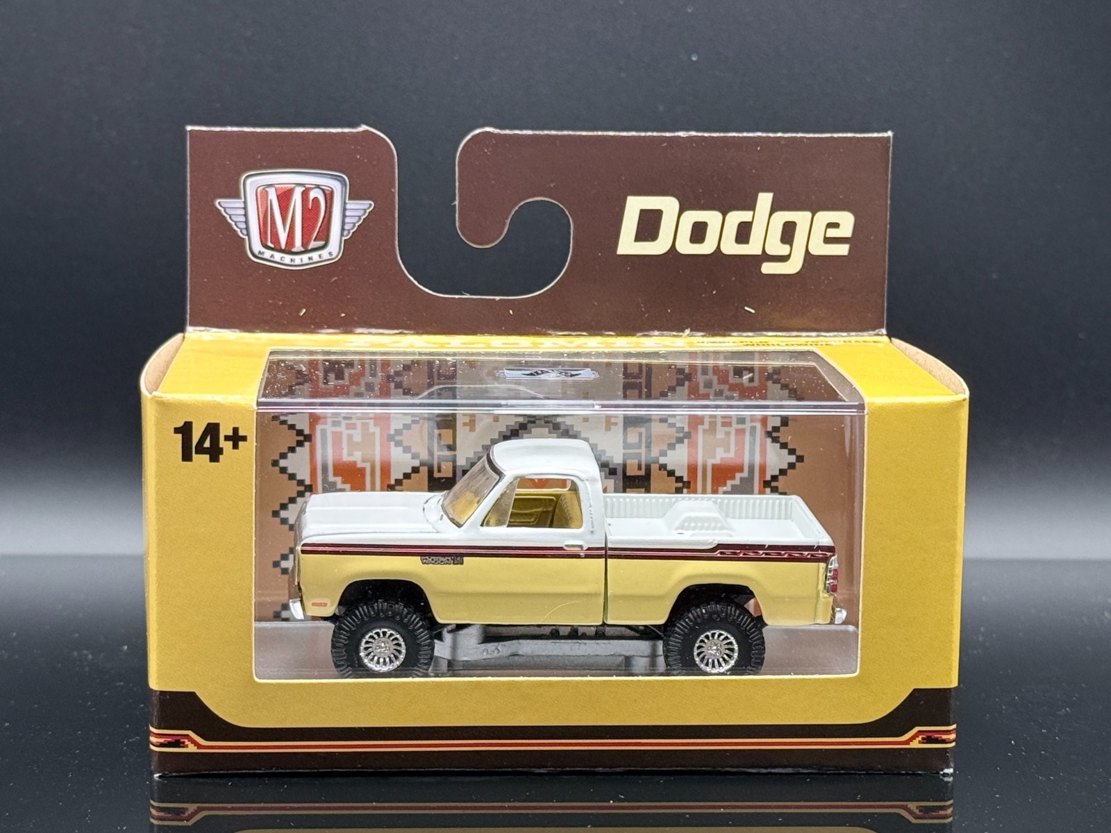 M2 (Pickup Truck) 1979 Dodge Adventurer 150 2 Tones 32500-111 1/64