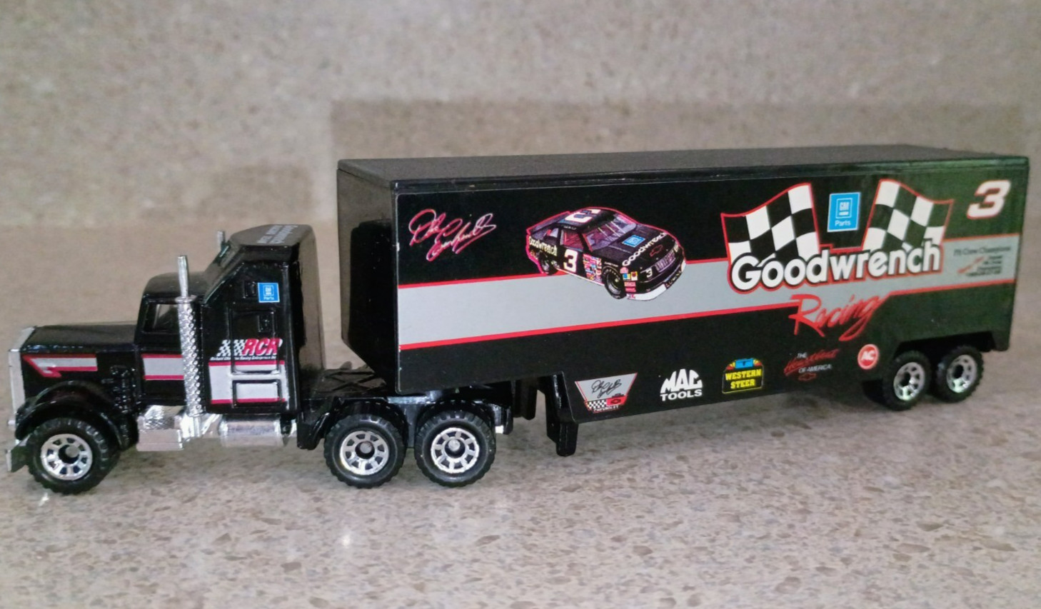 VTG 1981-1983 Dale Earnhardt # 3 Semi Truck Trailer Rig Diecast Nascar Hauler VTG 1981-1983 Dale Earnhardt # 3 Semi Truck Trailer Rig Diecast Nascar Hauler