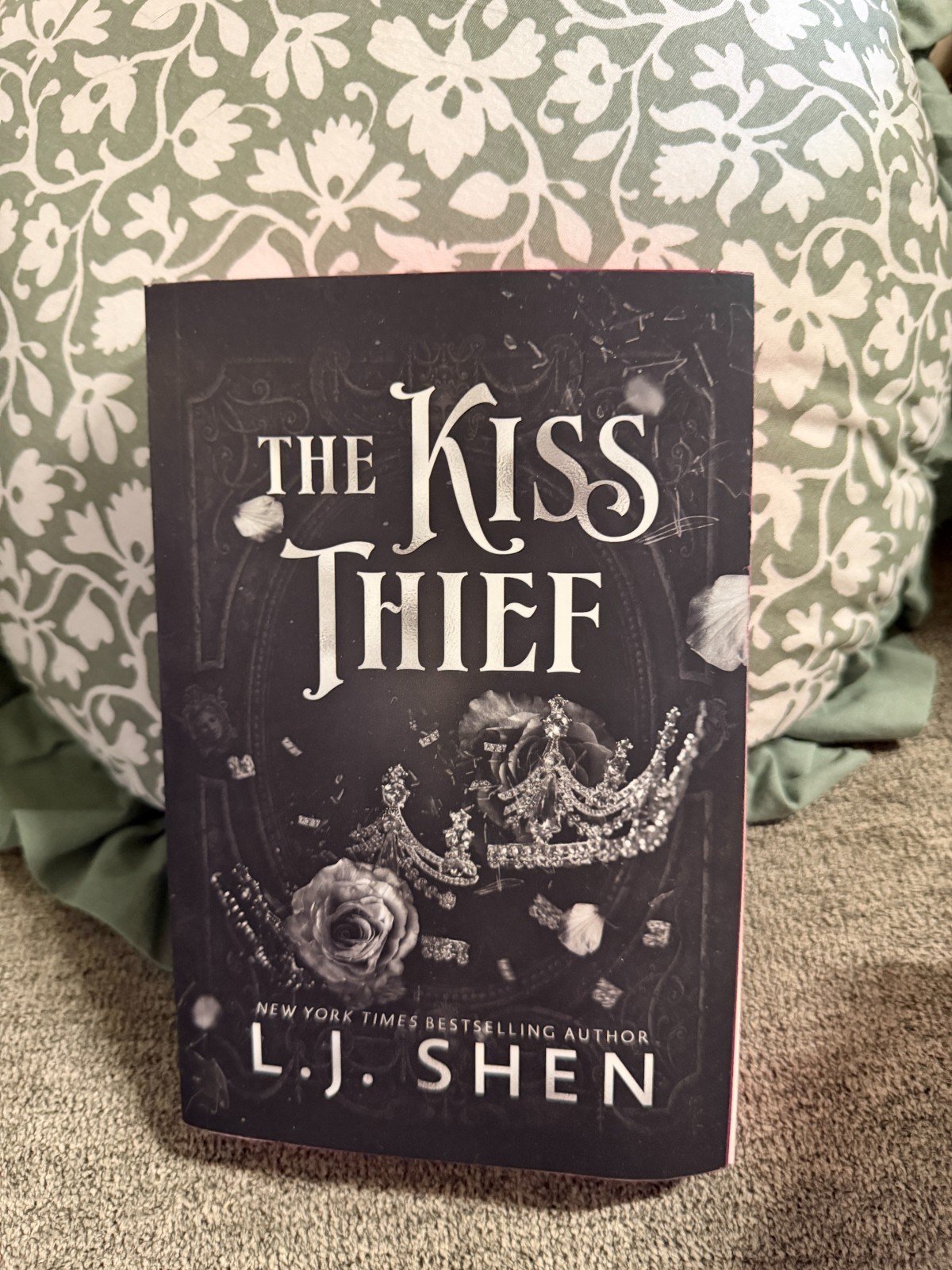 The Kiss Thief L J Shen Sprayed Edges Paperback Like New Romance Novel