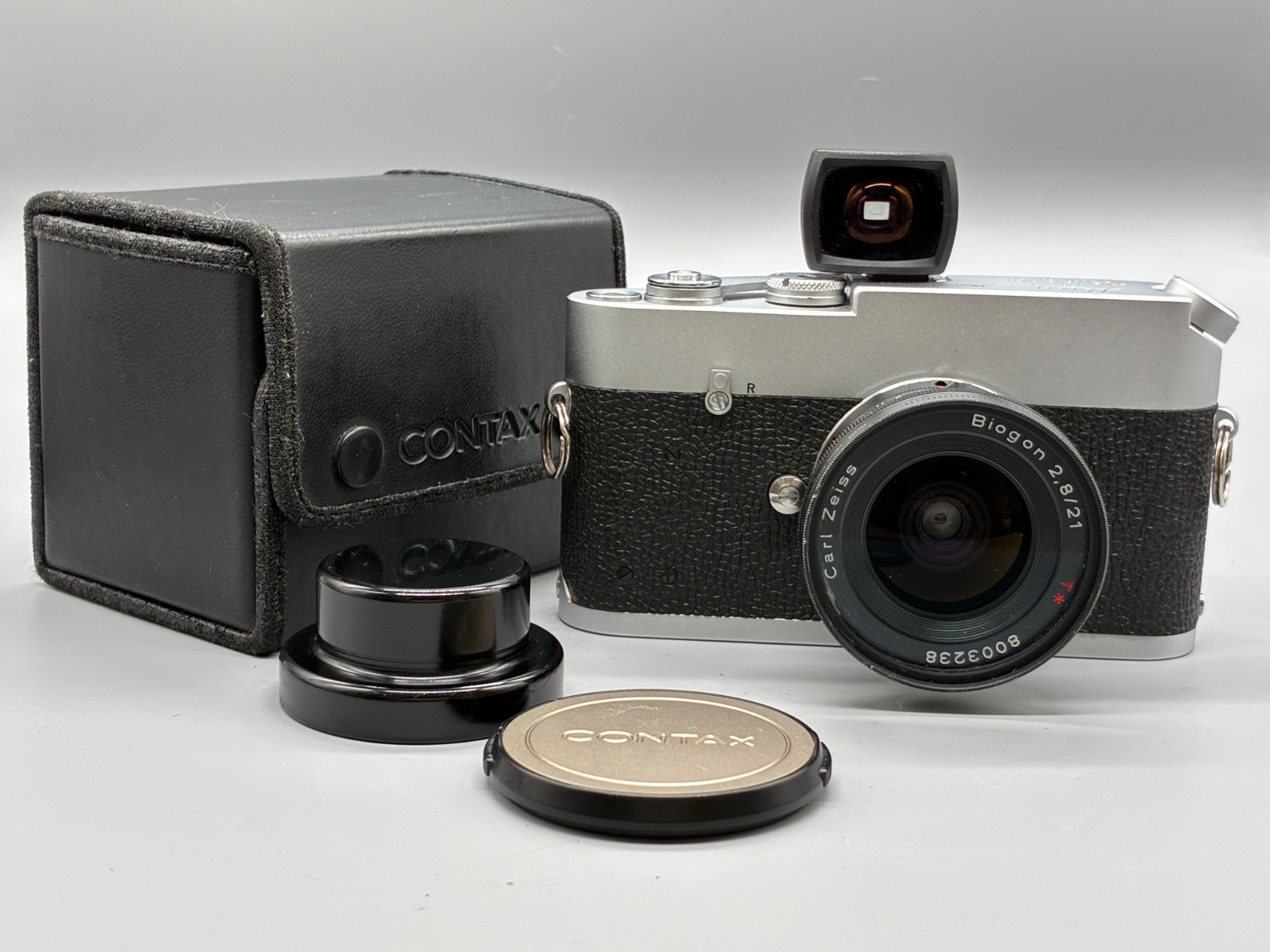 Leica MDa + Zeiss Biogon 21mm f/2.8 Contax G to M Miyazaki + GV-1 + Case Set JP