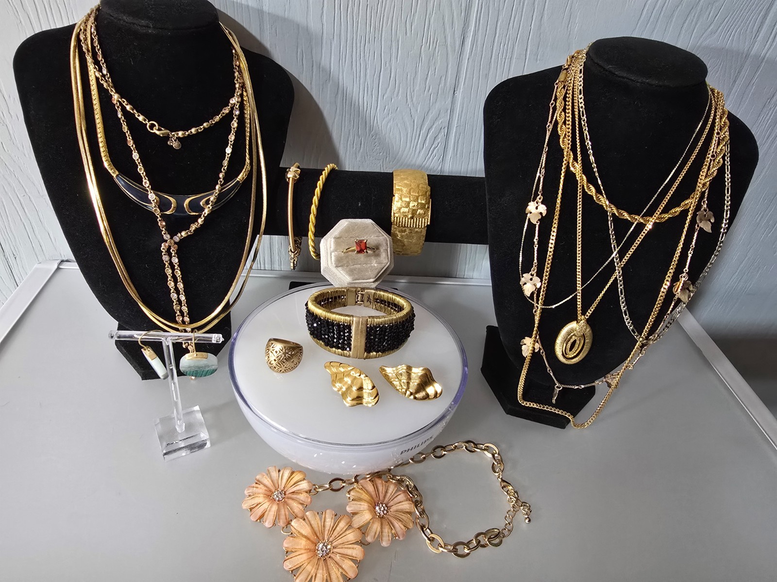 Nice Gold Tone Jewelry Lot some signed Nice Gold Tone Jewelry Lot some signed