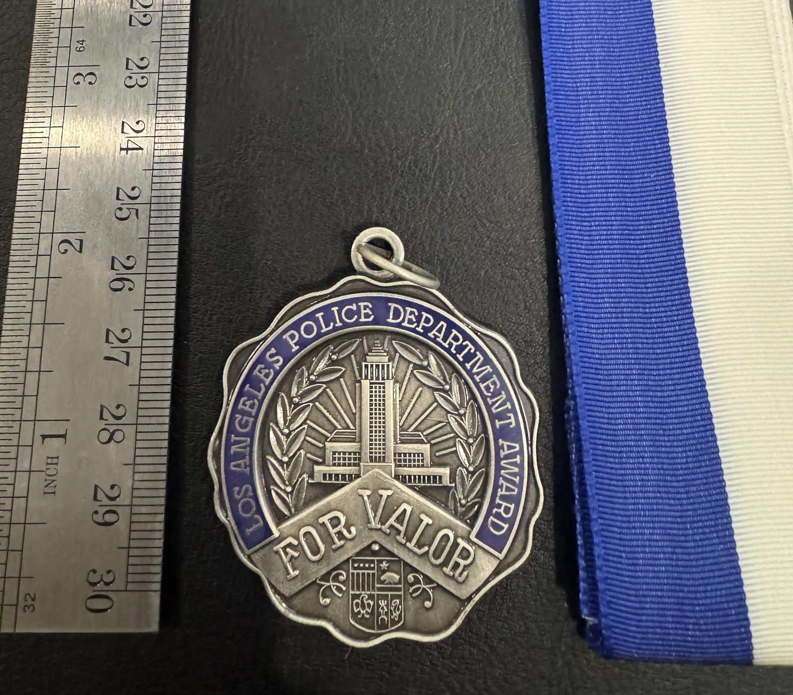 Original, 1990s Issue, Los Angeles Police Department Medal Of Valor Medal Original, 1990s Issue, Los Angeles Police Department Medal Of Valor Medal