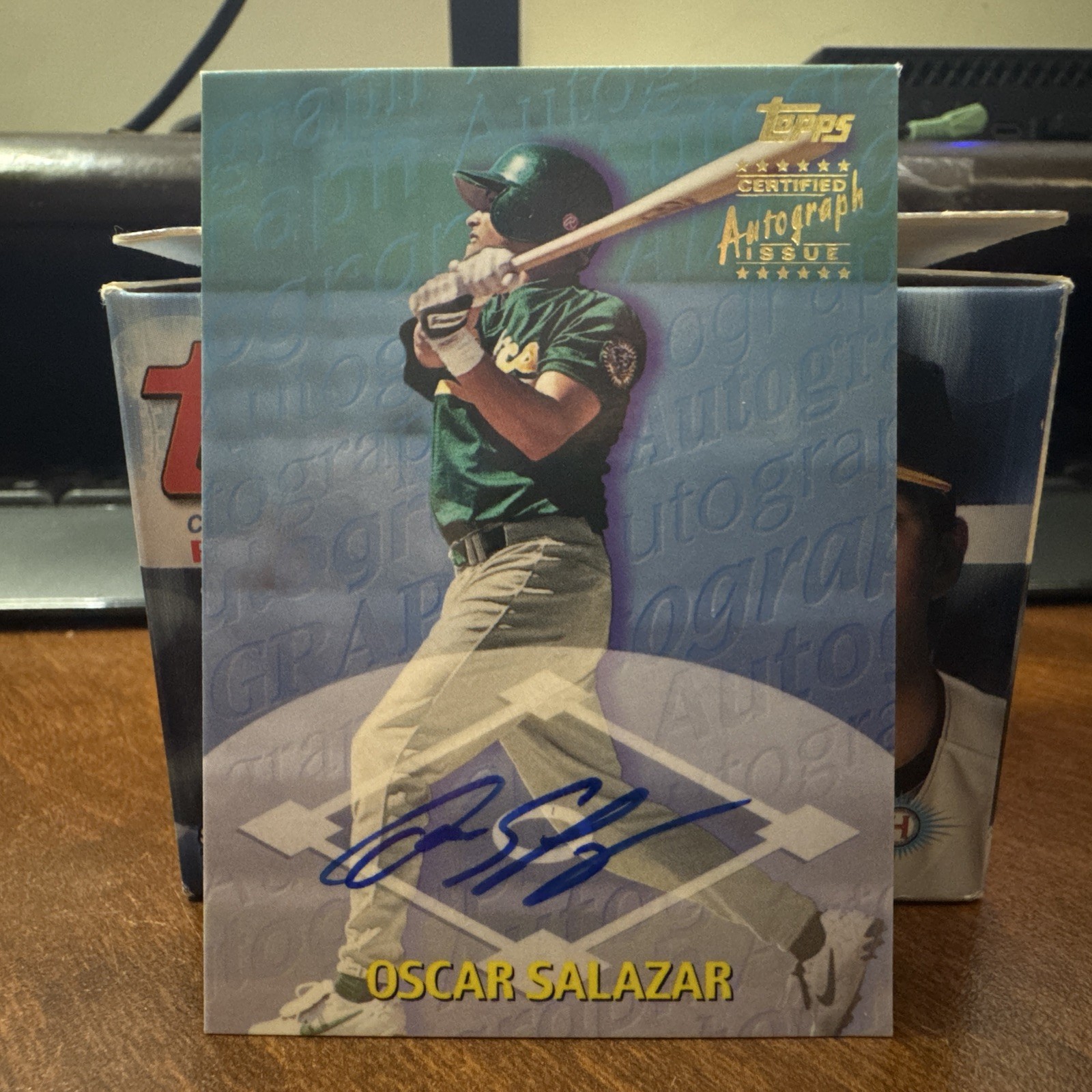 TOPPS 2000 MLB TRADED AND ROOKIES AUTOGRAPHED ROOKIE CARD BOX NEW - not sealed TOPPS 2000 MLB TRADED AND ROOKIES AUTOGRAPHED ROOKIE CARD BOX NEW - not sealed