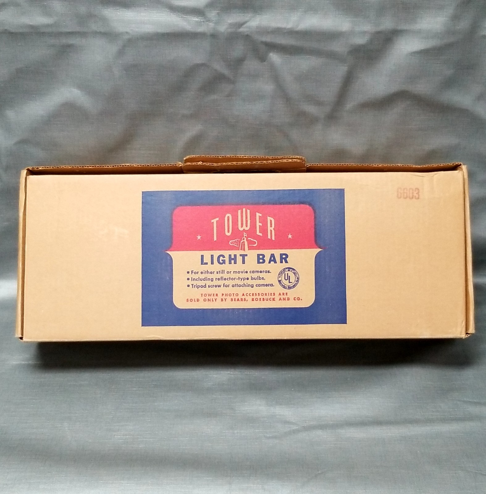 VTG Tower Light Bar in Original Box w/Westhouse #6603 Etc. Untested Bulbs