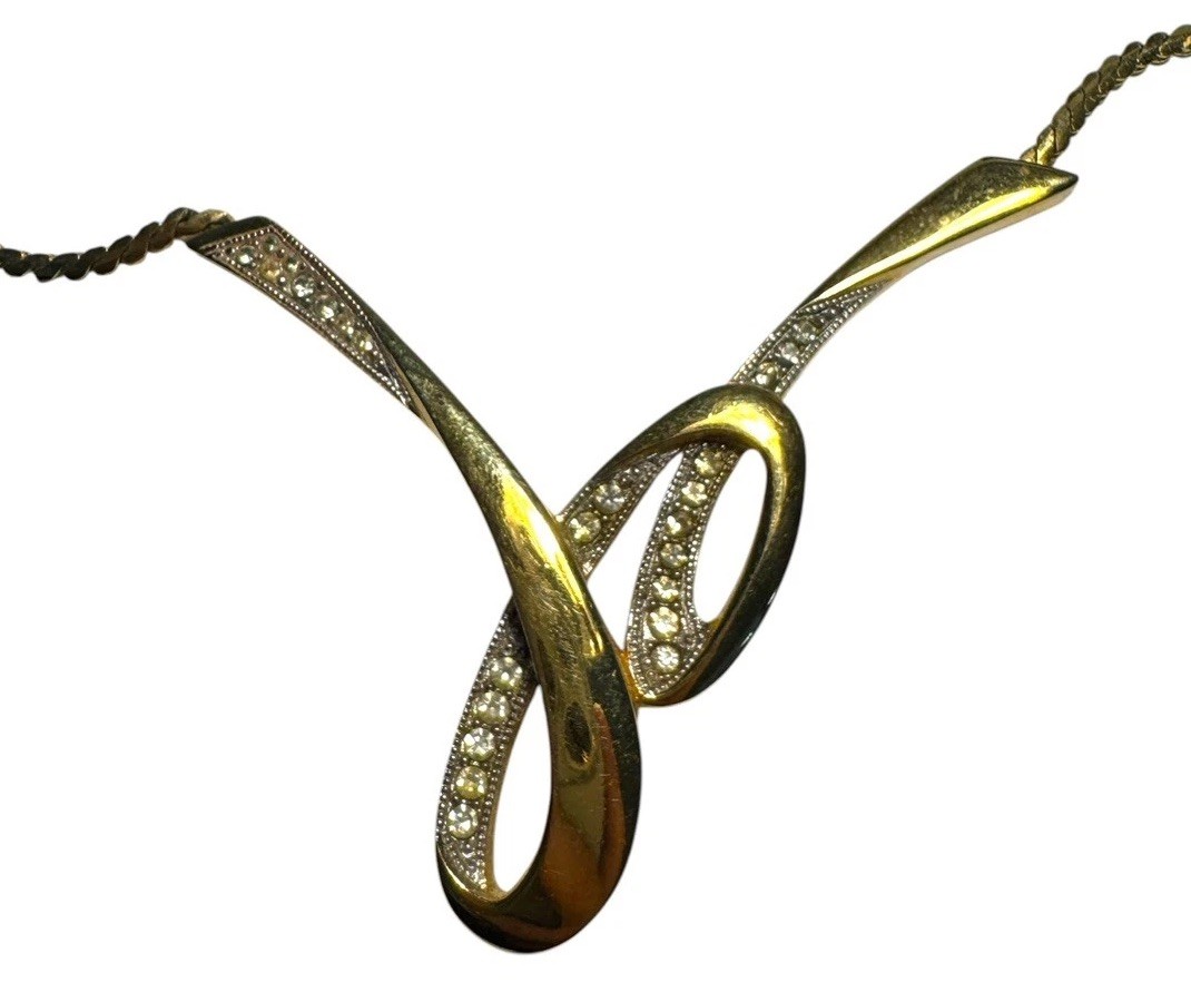 VINTAGE GIVENCHY GOLD TONE CHAIN CHOKER NECKLACE RHINESTONE LOGO 1980's VINTAGE GIVENCHY GOLD TONE CHAIN CHOKER NECKLACE RHINESTONE LOGO 1980's
