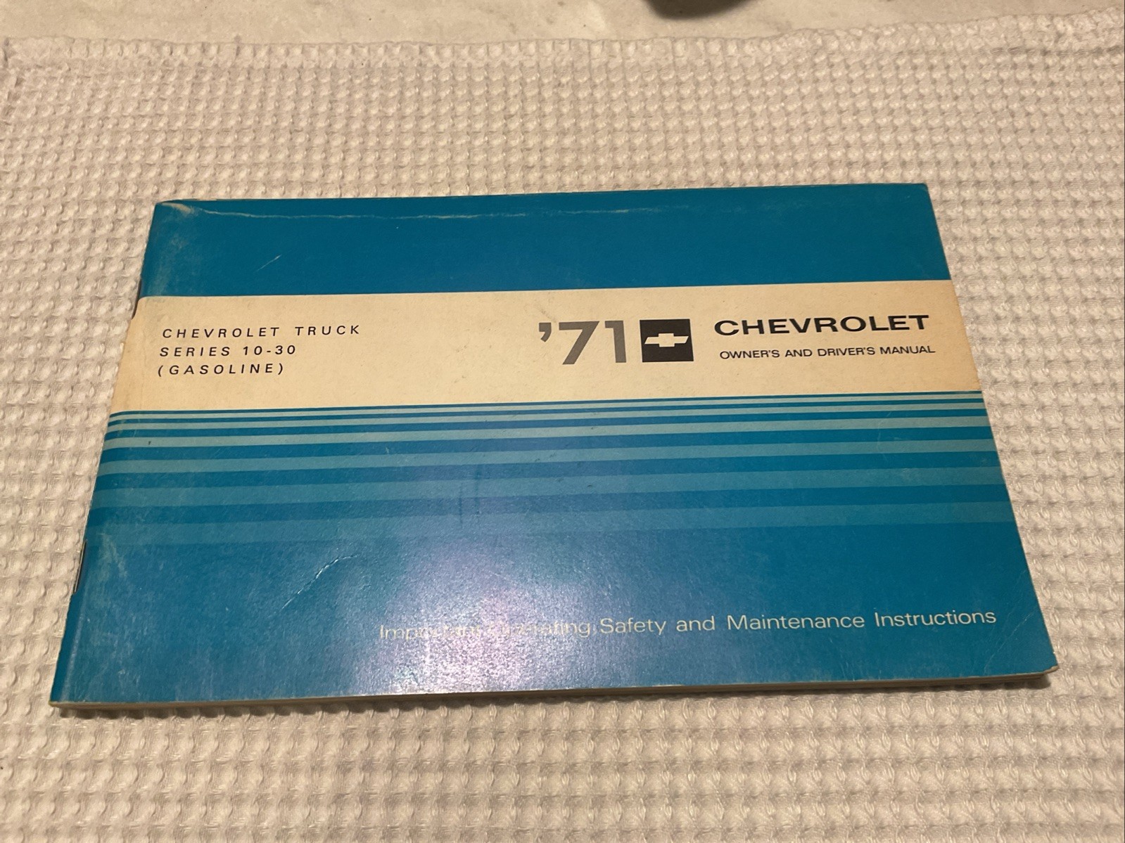 Vtg 1971 Chevrolet Truck Series 10-30 Owner's Manual GM Canada Vtg 1971 Chevrolet Truck Series 10-30 Owner's Manual GM Canada
