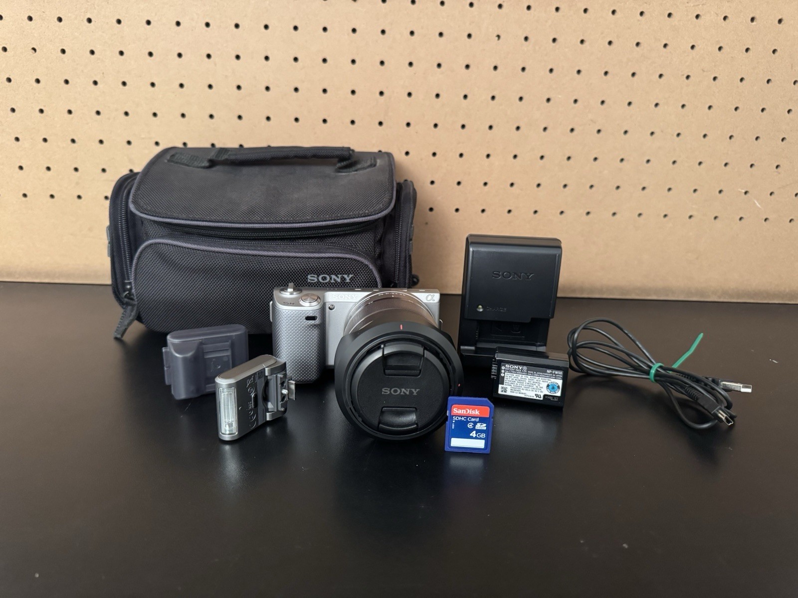Sony Alpha NEX-5N 16.1MP Digital Camera Silver SEL1855 (NM) Tested Excellent