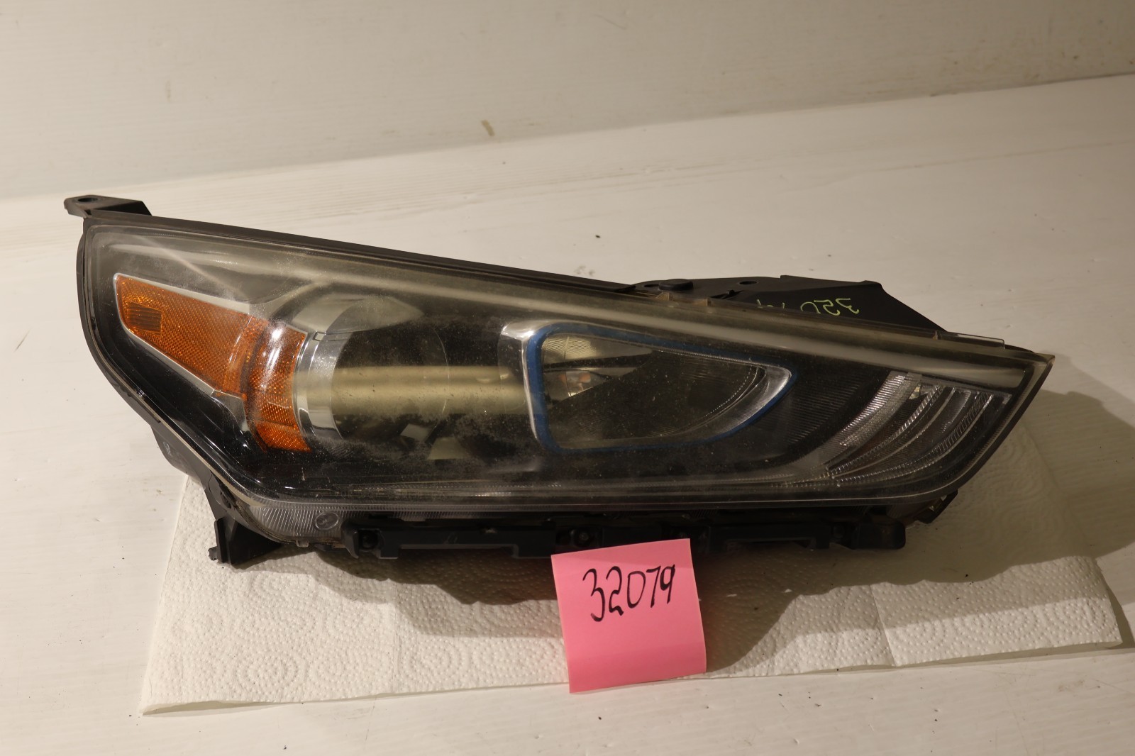 HALOGEN 17 18 19 Hyundai Ioniq Right Headlight Head Lamp Light Halogen 32079