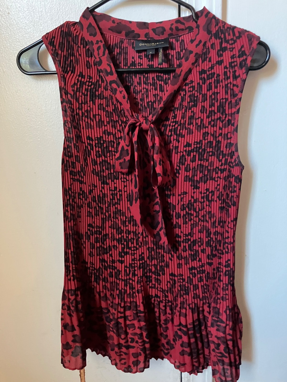 NWT DKNY Women’s Sleeveless Animal Print Ruched Blouse Size M Red Black