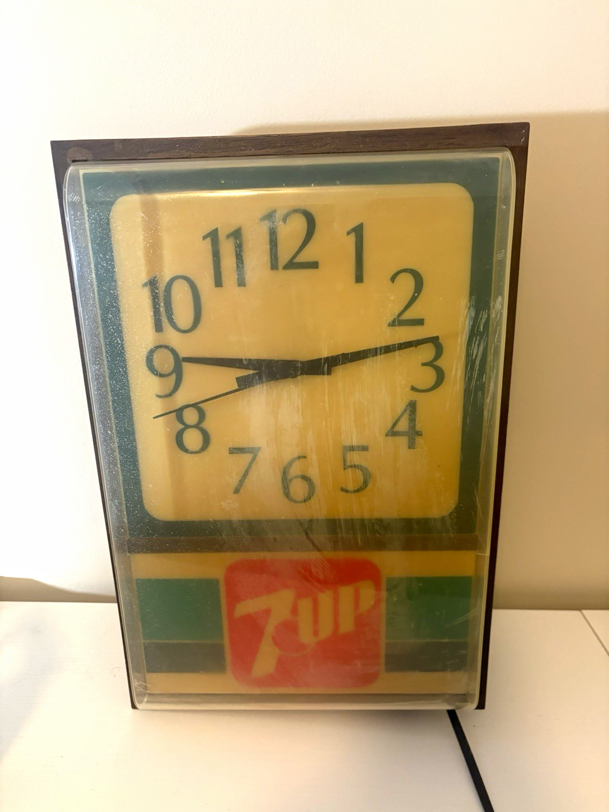 Vintage 1970s 7Up Lighted Wall Clock Advertising Sign - Code #7195 - Works