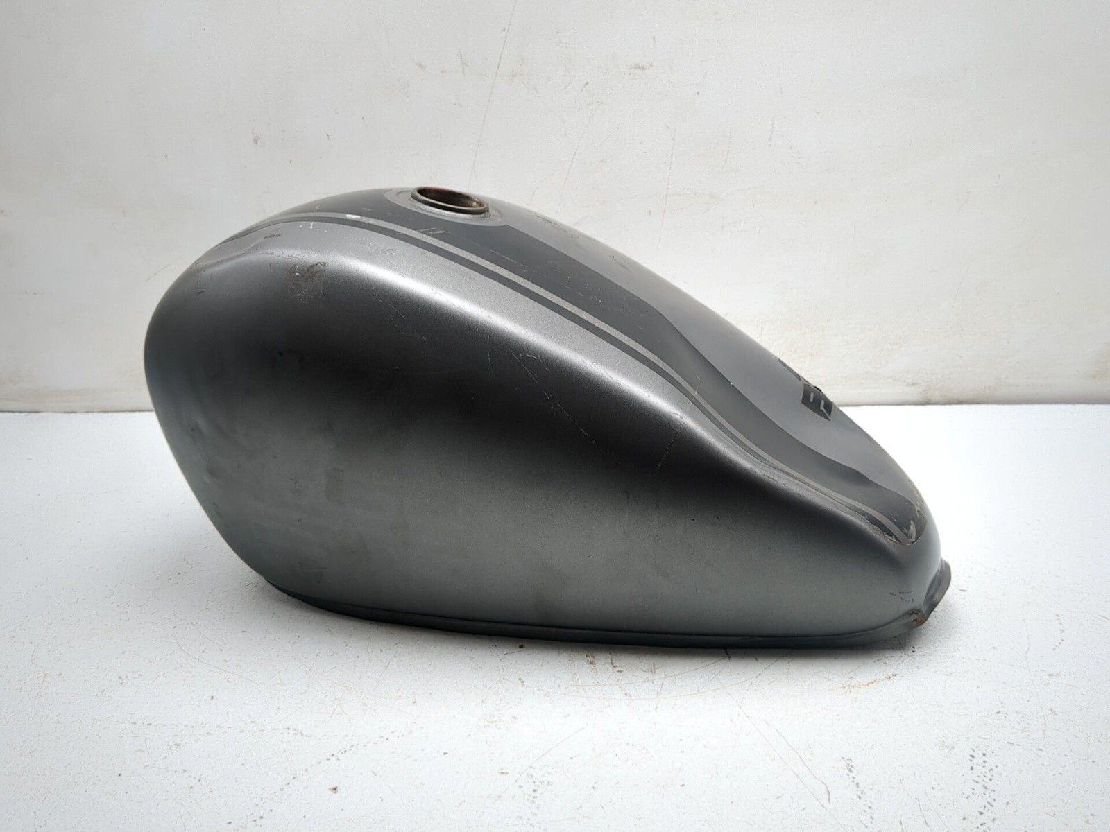 09-17 Yamaha Bolt XVS 950 CU Gas Fuel Tank 1TP-WG241-01-01