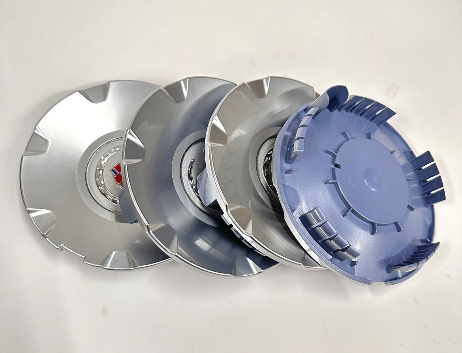 4PCS Wheel Hub Cap Center Cap 9595345 9595438 For STS, CTS 2004-2009