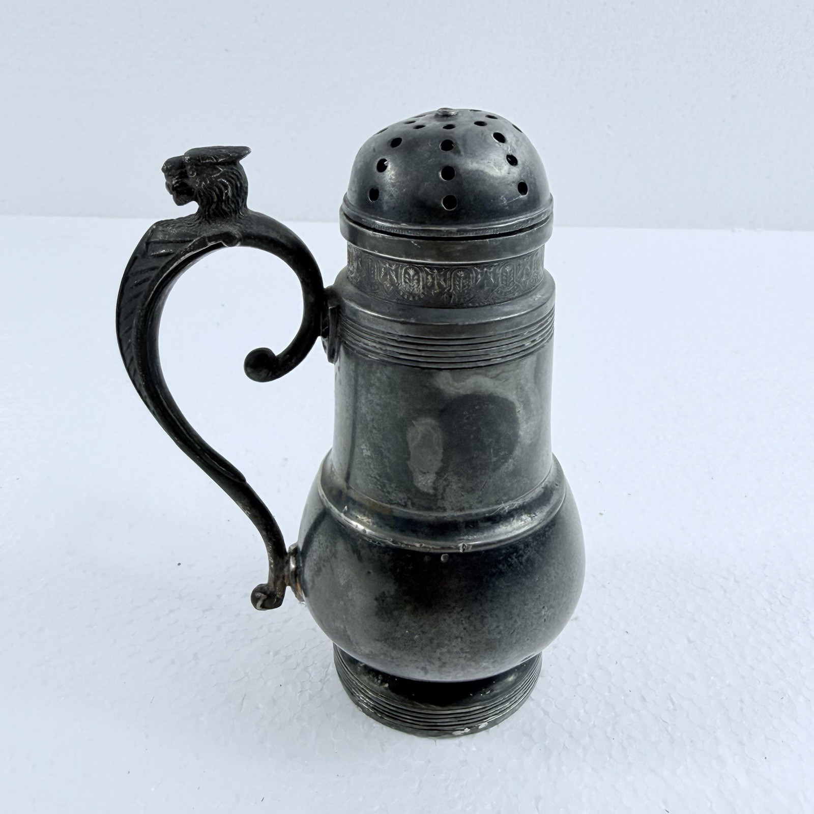 Antique Meriden Silver Plate Co Sugar Shaker Caster Lion Handle Quadruple 776