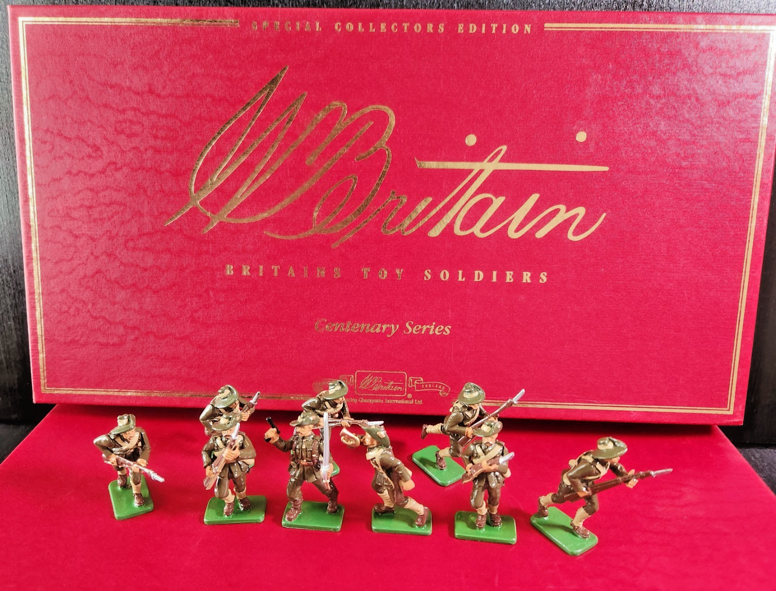 BRITAINS TOY SOLDIERS WWI CITY IMPERIAL VOLUNTEERS 00261 SET OF 10 LTD ED IOB