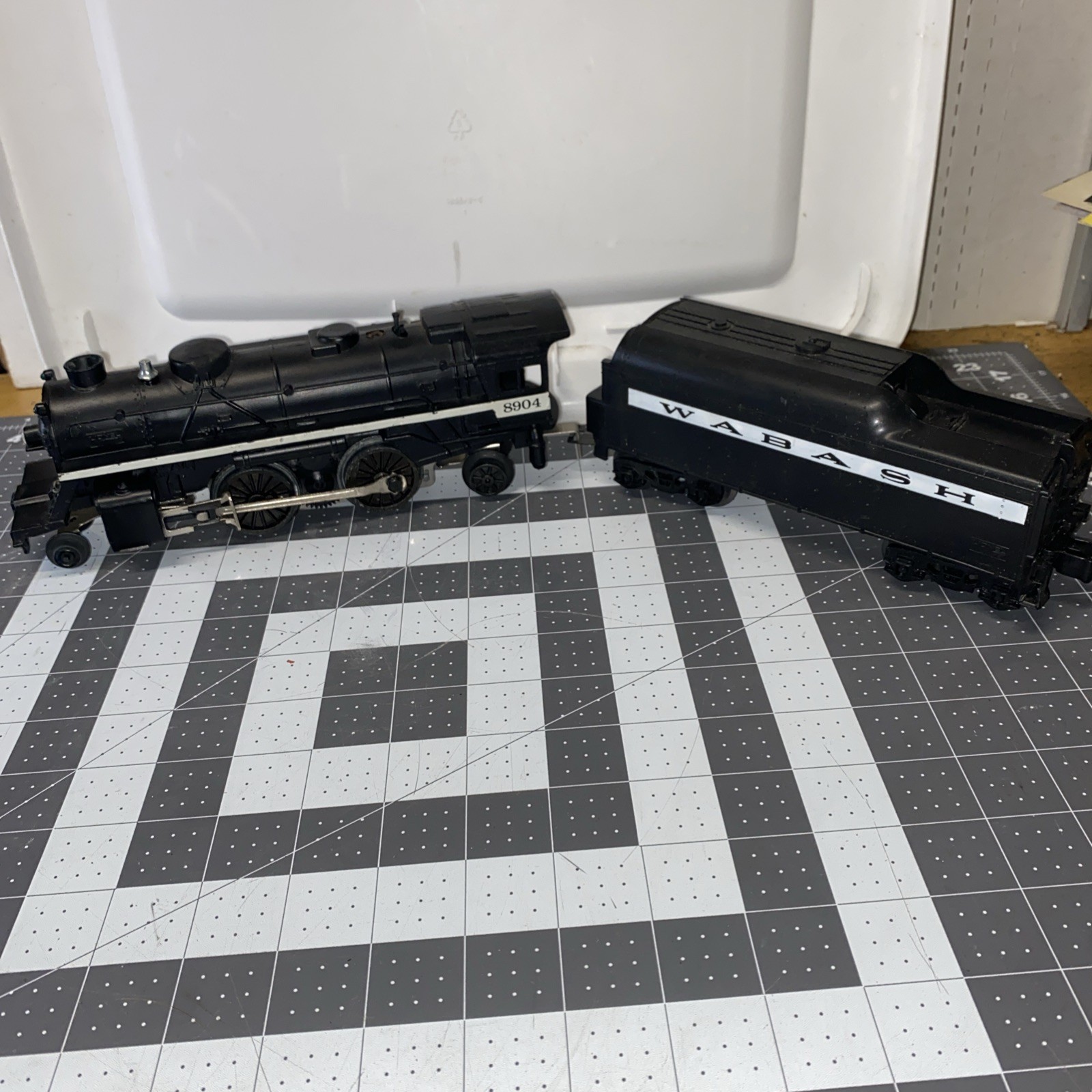 Lionel 8904 O Die-cast Steam Locomotive W/ Wabash Tender - Read Untested Lionel 8904 O Die-cast Steam Locomotive W/ Wabash Tender - Read Untested