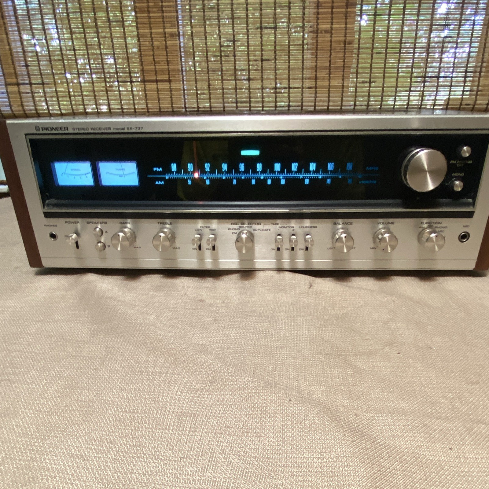 Pioneer SX-737 Stereo Receiver AM/FM Vintage Receiver Wood Case Pioneer SX-737 Stereo Receiver AM/FM Vintage Receiver Wood Case