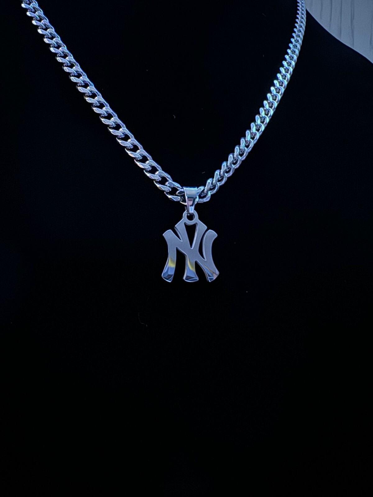 New York Yankees Necklace - Silver Plated - 22