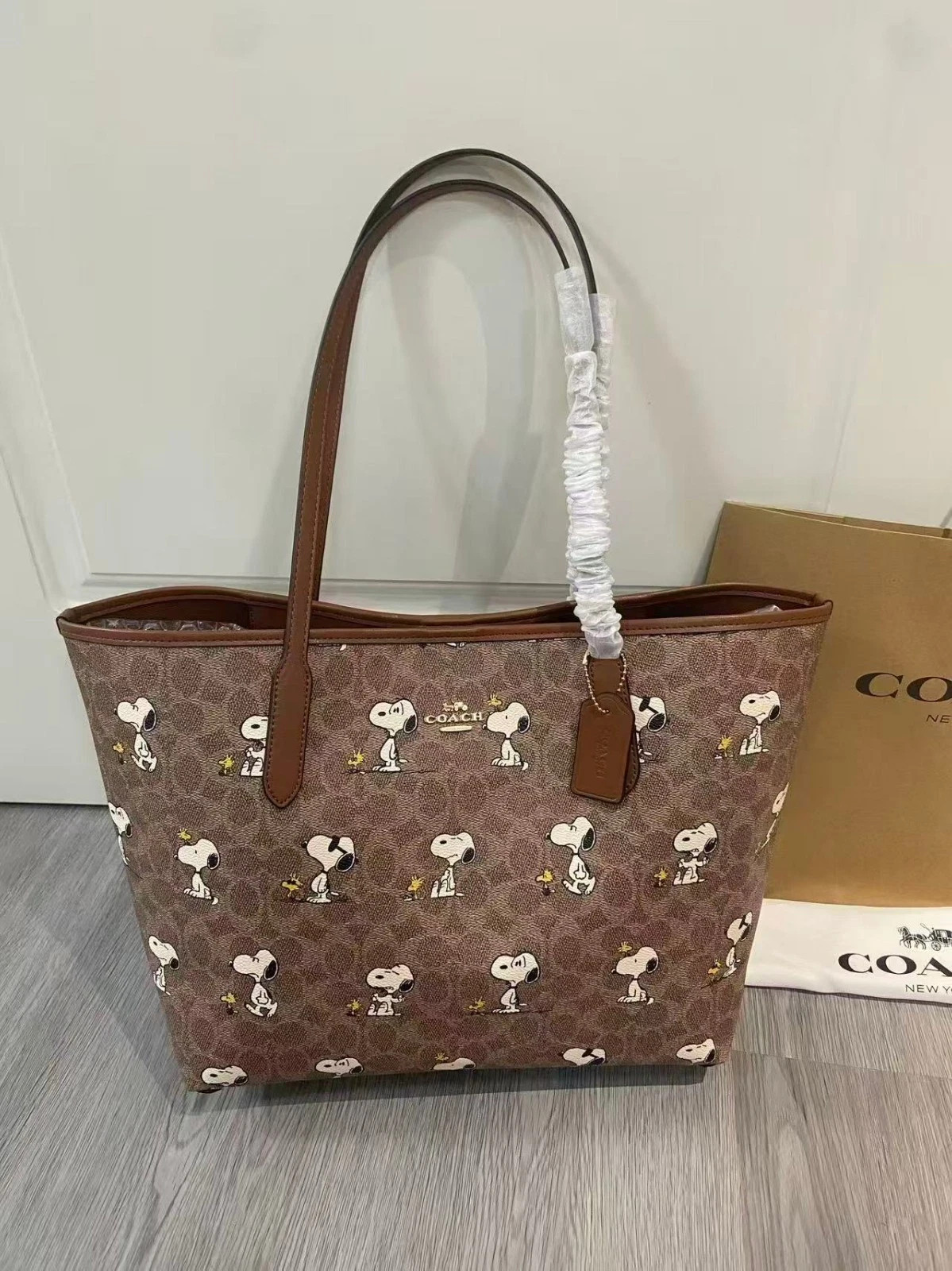Coach CBJ89 City Tote Bag Signature Coated Canvas Outlet NWT Coach CBJ89 City Tote Bag Signature Coated Canvas Outlet NWT