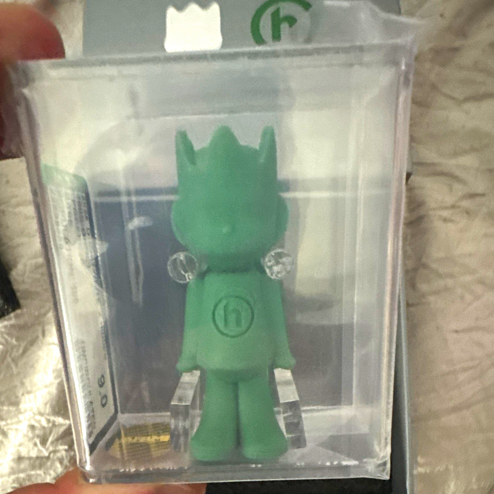 HIDDEN x Ghostwrite 100% GHOST Present Green Figure AFA Graded 9.0 #100 HIDDEN x Ghostwrite 100% GHOST Present Green Figure AFA Graded 9.0 #100