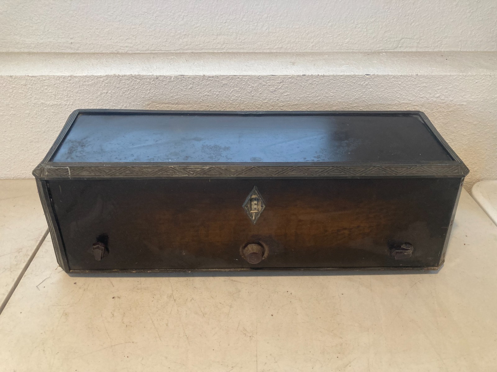 vIntage * RCA RADIOLA 33:  ART DECO CABINET, CHASSIS , POWER SUPPLY - untested