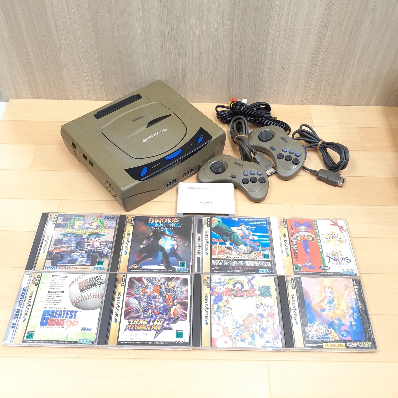 SEGA SATURN CONSOLE JAPAN WHITE Bundle with 2 Controllers 8 Games &Memory tested