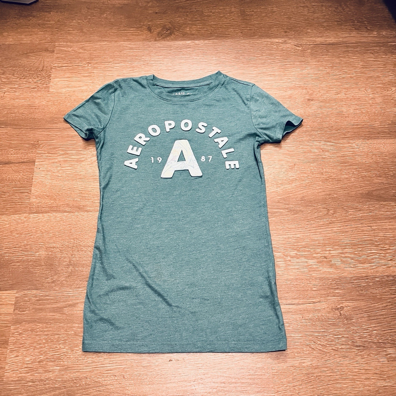 Aeropostale Green Logo Graphic Tee (XS)  Bundle & Save