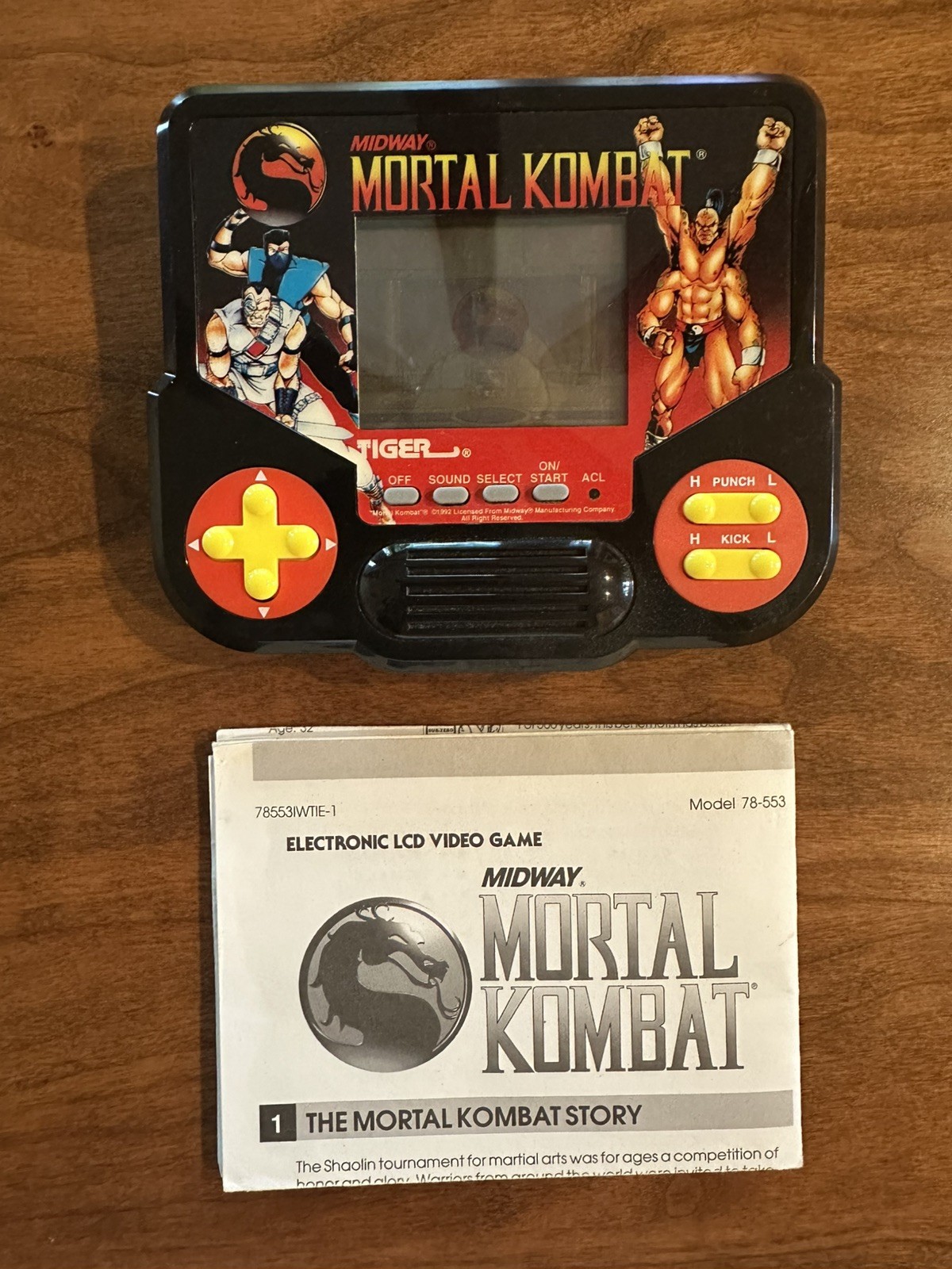 Tiger Electronics Midway Mortal Kombat Handheld LCD Game 1992 Vintage working Tiger Electronics Midway Mortal Kombat Handheld LCD Game 1992 Vintage working
