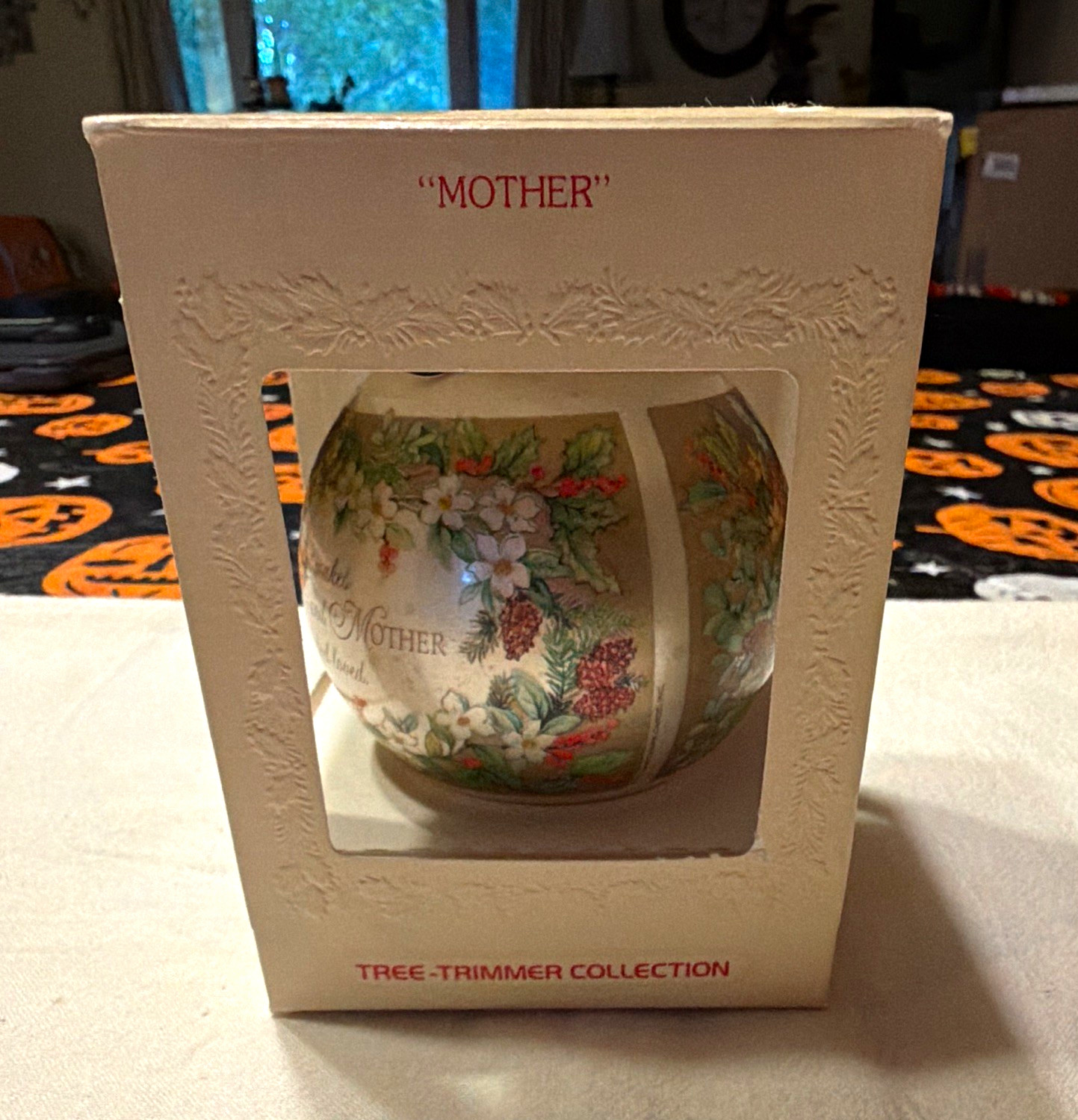 Hallmark Glass Tree-Trimmer Collection 1979 Mother Floral Round Ornament Hallmark Glass Tree-Trimmer Collection 1979 Mother Floral Round Ornament