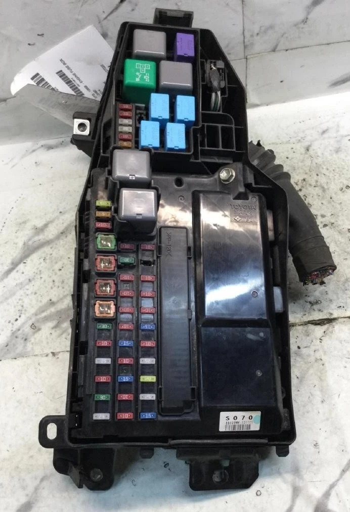 2007-2017 Lexus LS460 Engine Fuse Box Assembly OEM