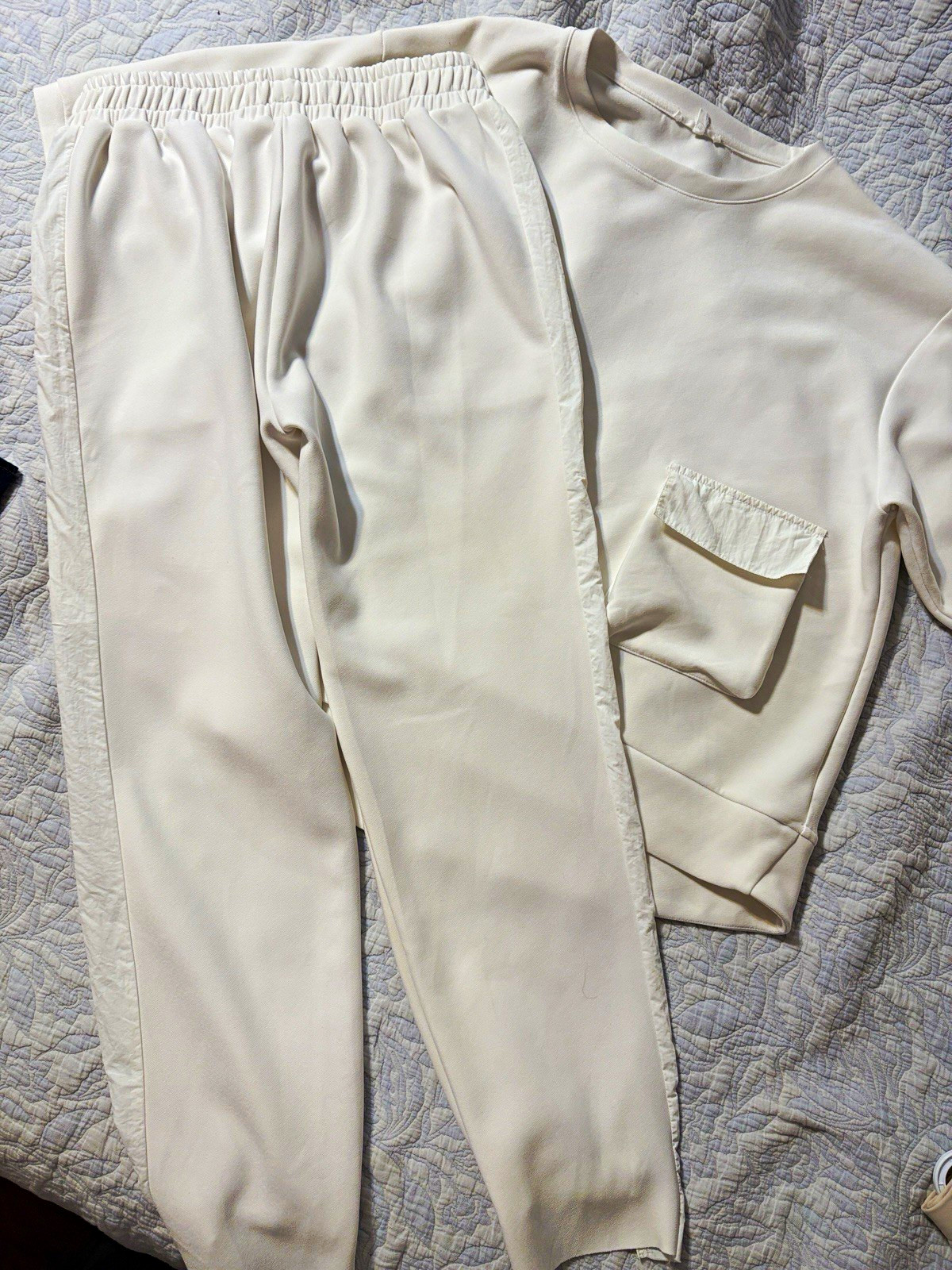 JOH Apparel Womens L Cream 2 Piece Matching Set Pullover Top Pants