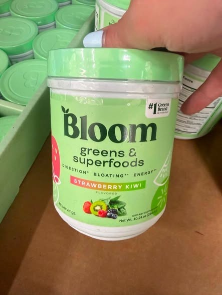 Bloom Greens & Superfoods, Strawberry Kiwi Flavored Powder, 48 Servings EXP 9/26